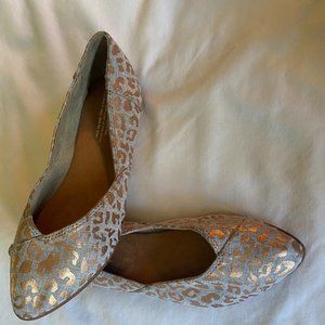 Toms Jutti Rose Gold Cheetah Print Pointed Toe Flats